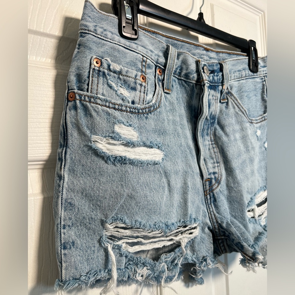 Levi's Women's 501 Original Shorts - 29 - Picture 2 of 8
